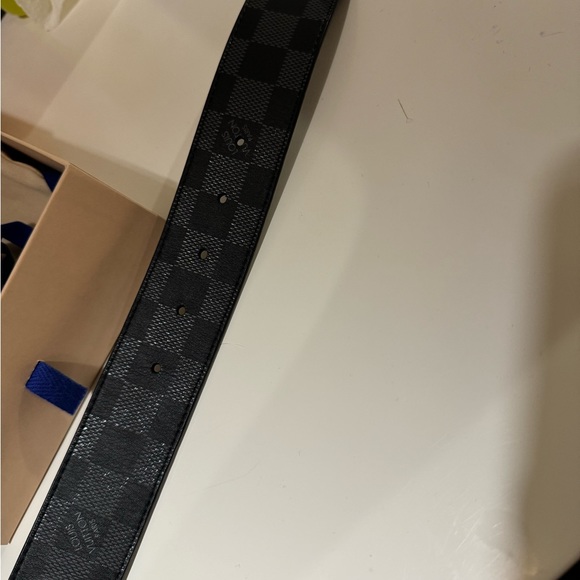 Louis Vuitton reversible belt mens - Picture 7 of 10